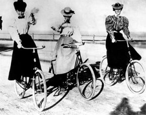 Eine Zeitreise auf zwei Rädern … Blog Freiheit fuer die frauen 300x237 - Eine Zeitreise auf zwei Rädern …