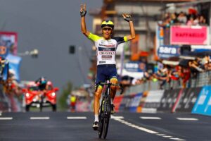 © Cor Vos Fotopersburo-Video ENG | Postbus 210 3190 AE Hoogvliet | Nederland | 0653119028 – www.corvospro.com | fotodesk@corvospro.com Etappensieg für Jan Hirt beim Giro d´Italia