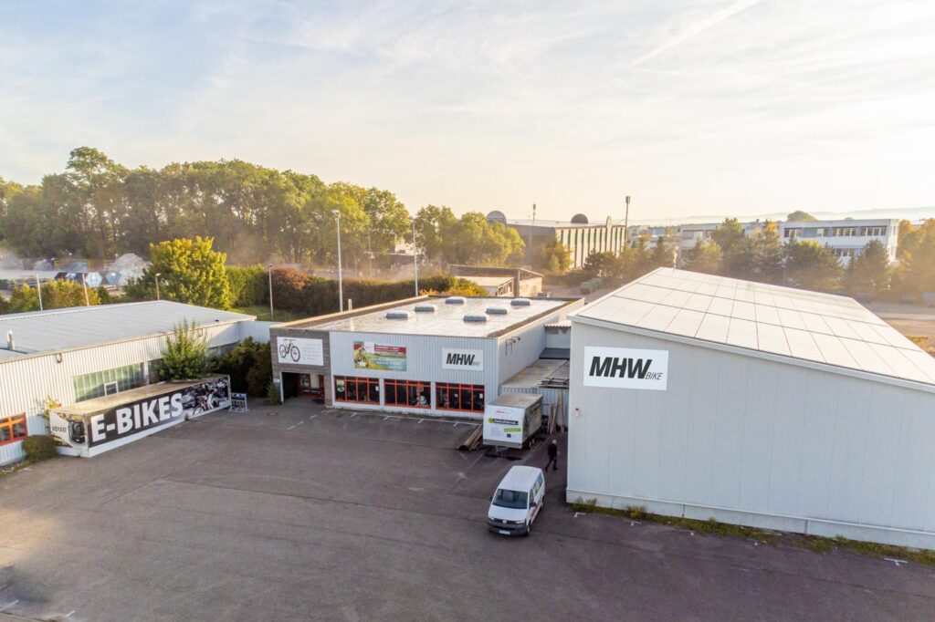 Neue Aufnahmen unseres Radcenters und der Verwaltung / Logistik mhw bike aussenaufnahmen radcenter logistik 05 1024x682 - Neue Aufnahmen unseres Radcenters und der Verwaltung / Logistik