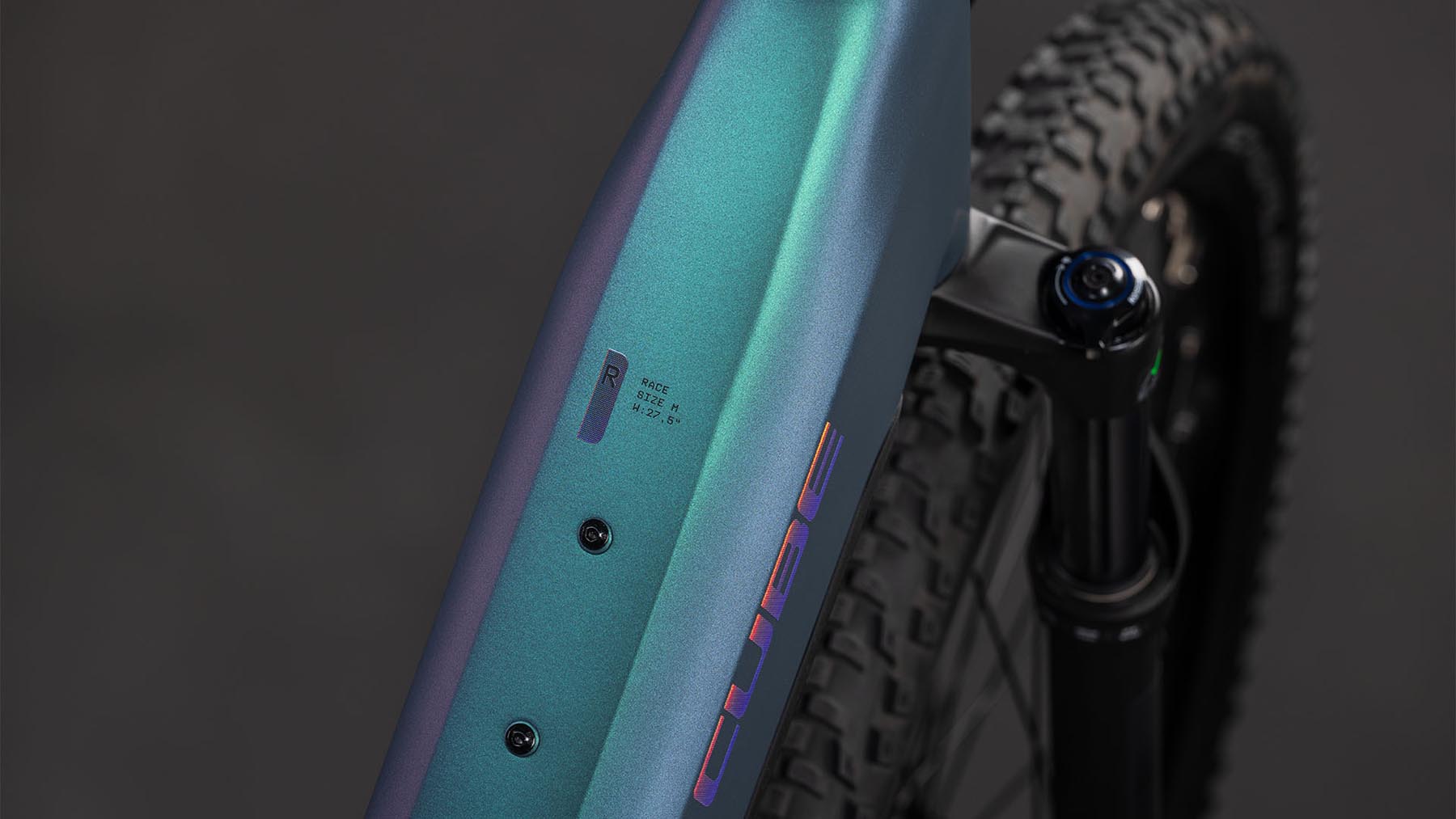 108422E-Cube-Reaction-Hybrid-Race-800-polarlight-n-prism-2026-EBike-Hardtail-Mountainbike-Tiefeinsteiger-01