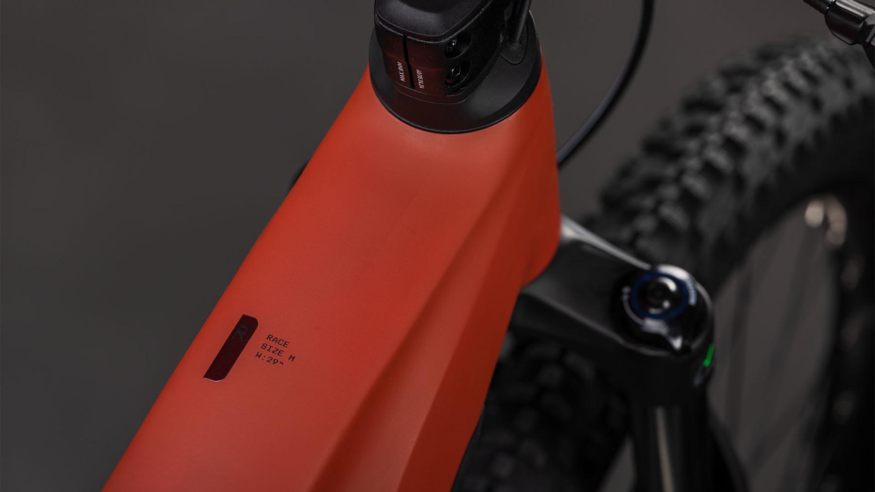 108410-Cube-Reaction-Hybrid-Race-800-amber-n-black-2026-EBike-Hardtail-Mountainbike-02