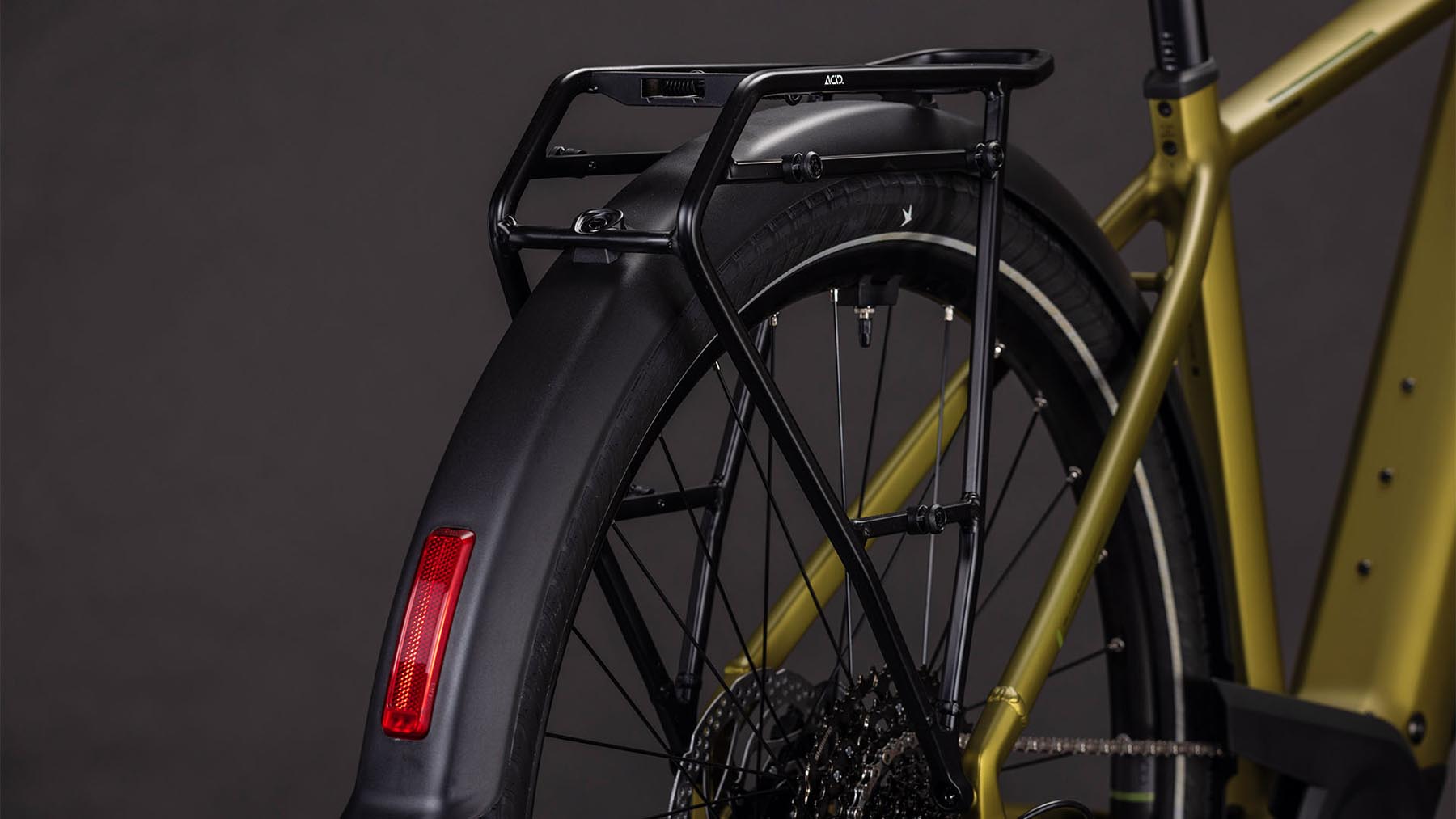 111210-Cube-Touring-Hybrid-Pro-800-goldenlime-n-black-2026-EBike-Trekkingrad-Herren-04