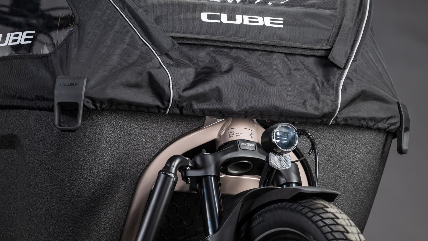 124200-Cube-Cargo-Hybrid-Comfort-Pro-Family-800-oatgrey-n-reflex-2026-EBike-Lastenfahrrad-06