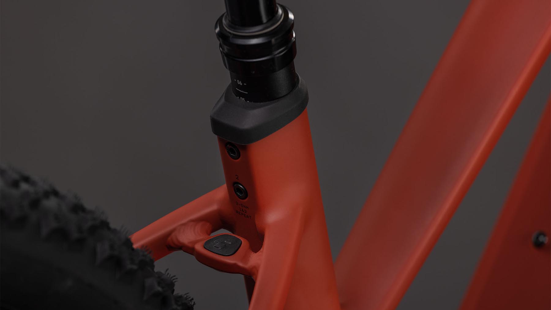 108411Z-Cube-Reaction-Hybrid-Race-800-amber-n-black-2026-EBike-Hardtail-Mountainbike-Damen-04