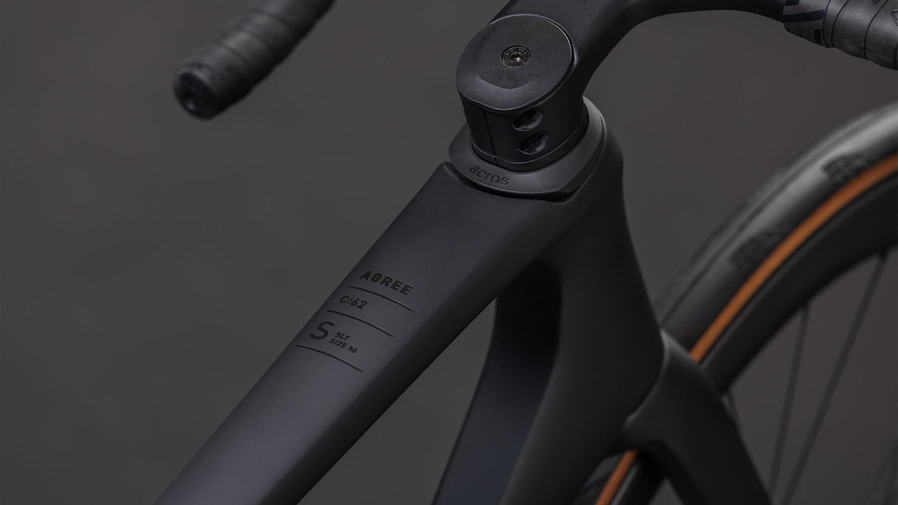 126500-Cube-Agree-C-62-SLT-black-n-black-2026-Carbon-Rennrad-01