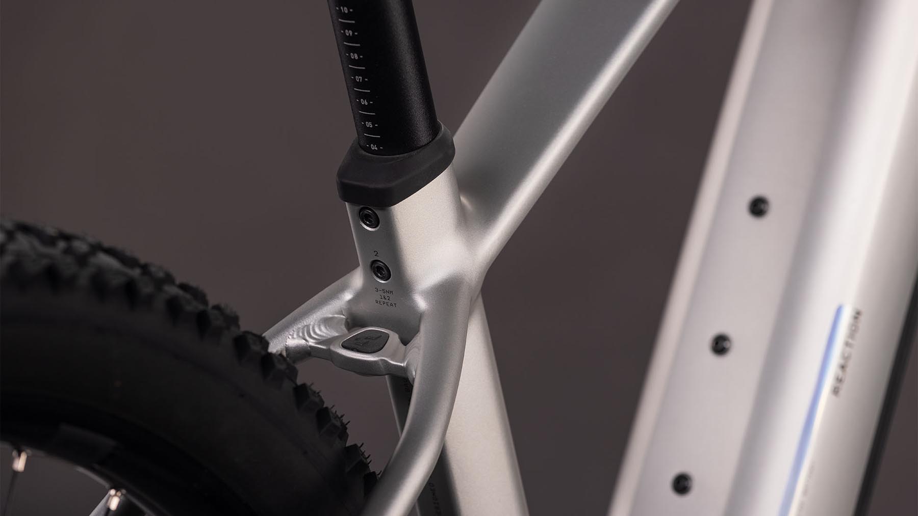 108150-Cube-Reaction-Hybrid-ONE-800-sleekgrey-n-prism-2026-EBike-Hardtail-Mountainbike-03