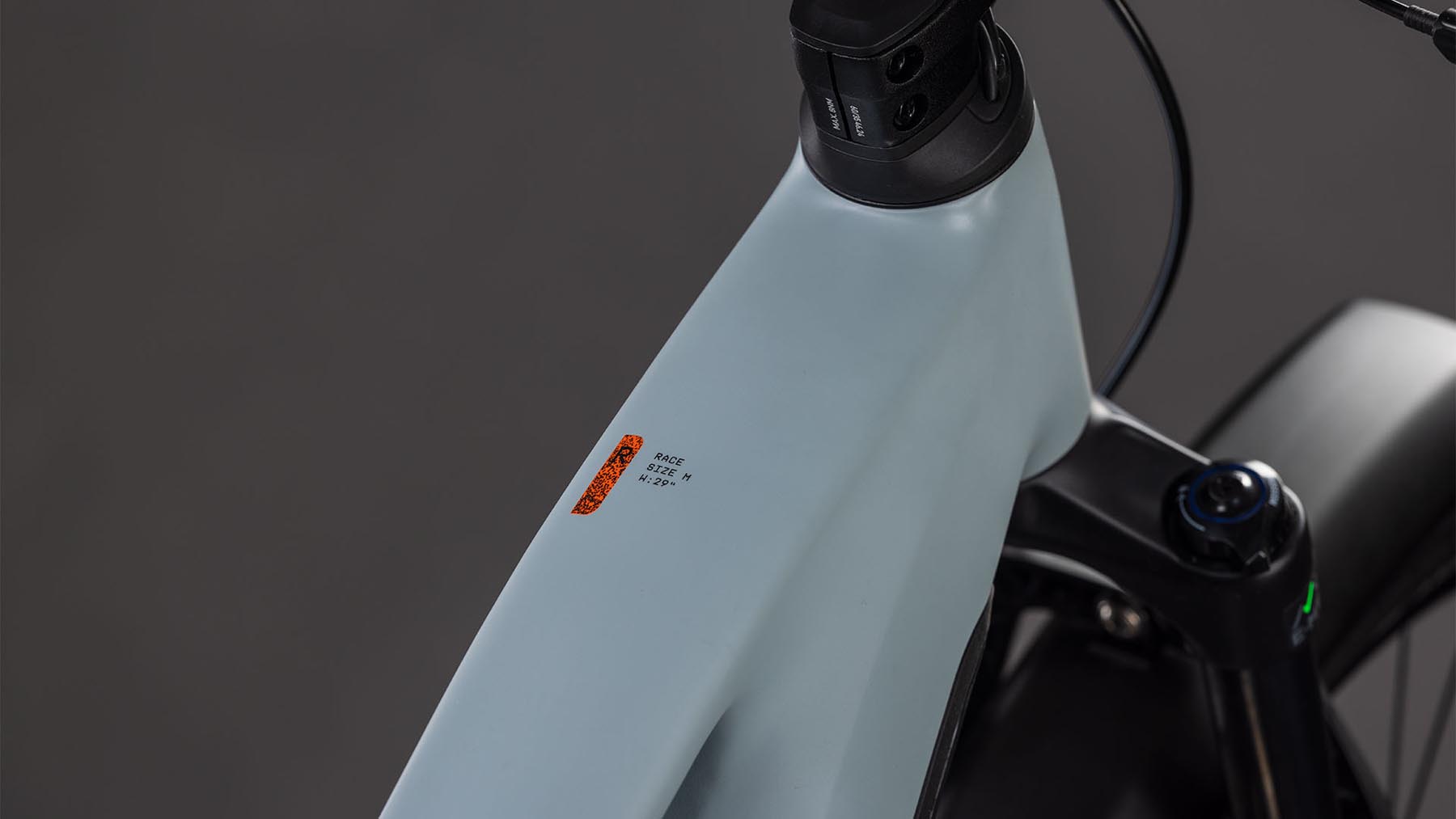 108430-Cube-Reaction-Hybrid-Race-800-FE-vulcan-n-orange-2026-EBike-Hardtail-Mountainbike-01