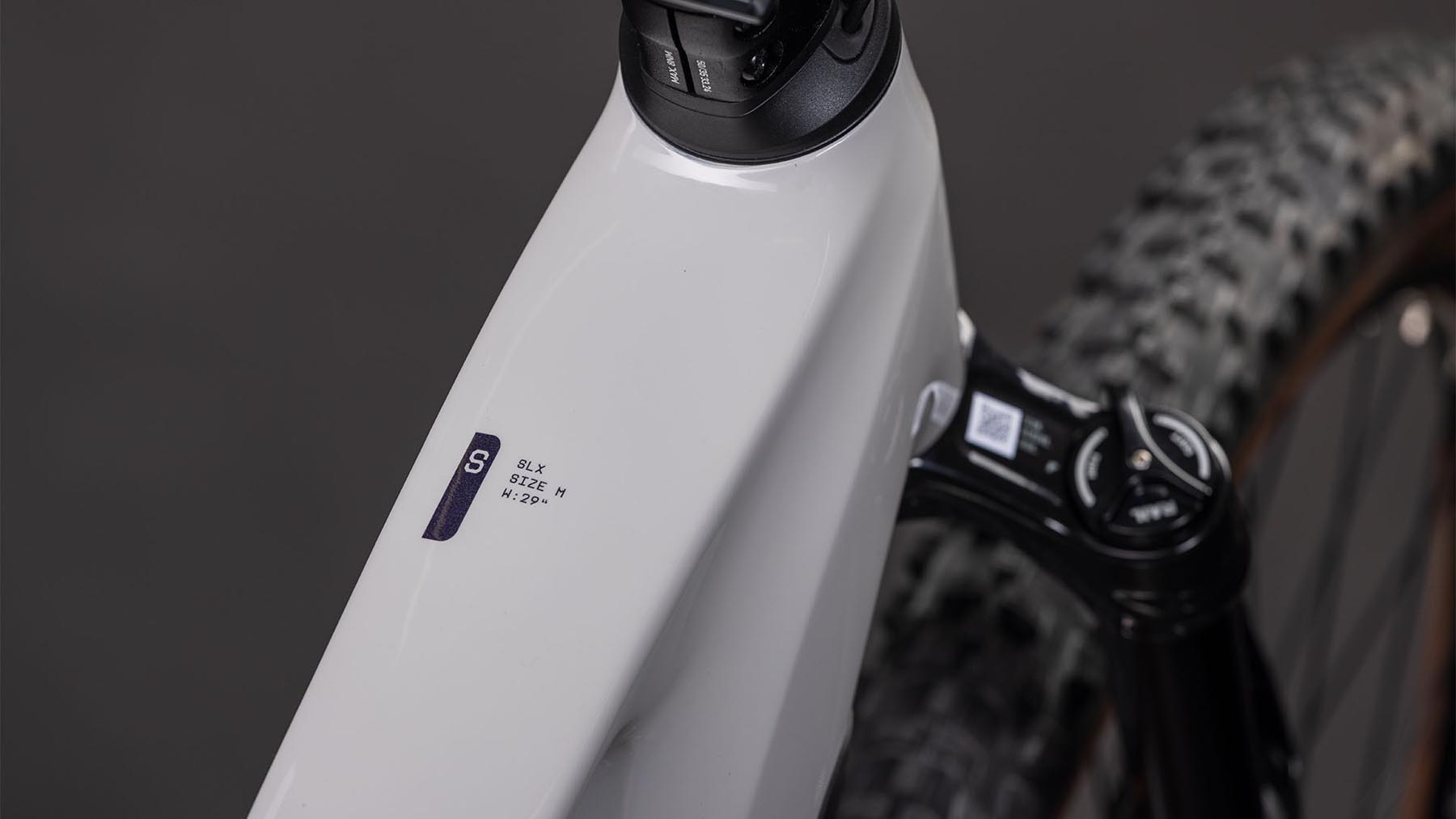 101320-Cube-Stereo-Hybrid-ONE22-SLX-800-greige-n-switch-2026-EBike-Fully-Mountainbike-01
