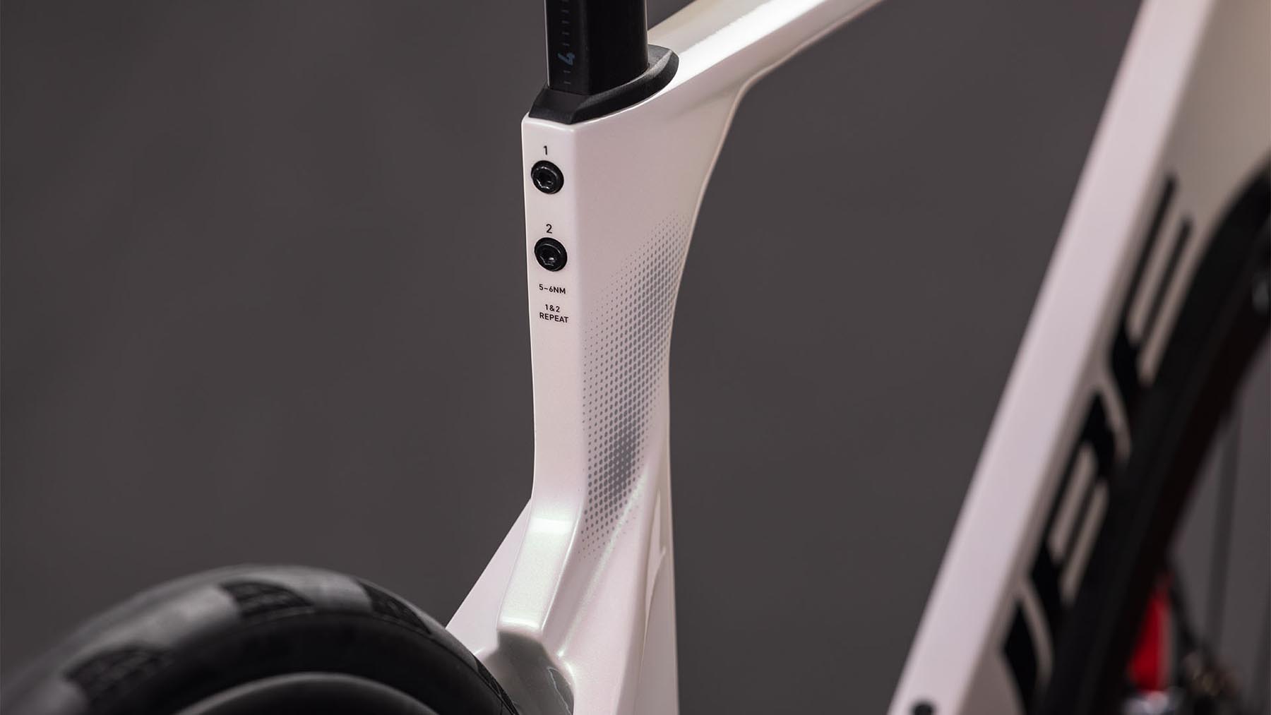 127310-Cube-Litening-AERO-C-68X-SLT-teamline-2026-Carbon-Rennrad-04