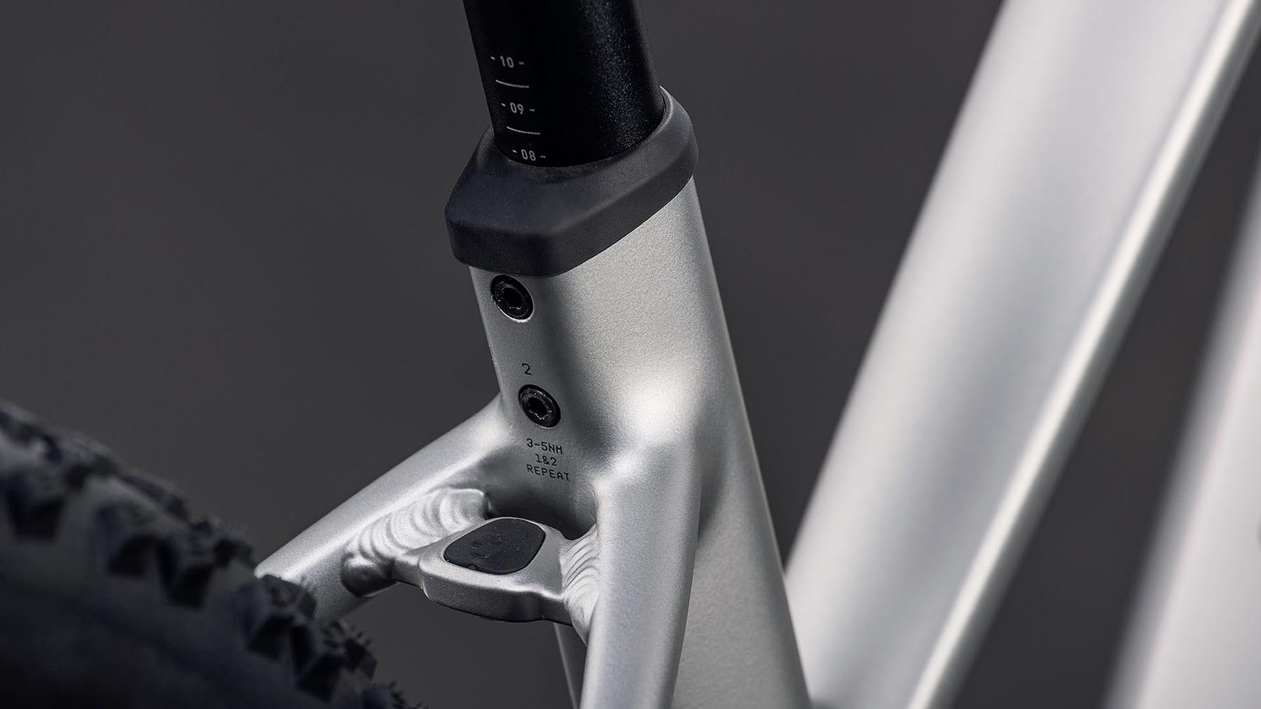 108151Z-Cube-Reaction-Hybrid-ONE-800-sleekgrey-n-prism-2026-EBike-Hardtail-Mountainbike-Damen-04