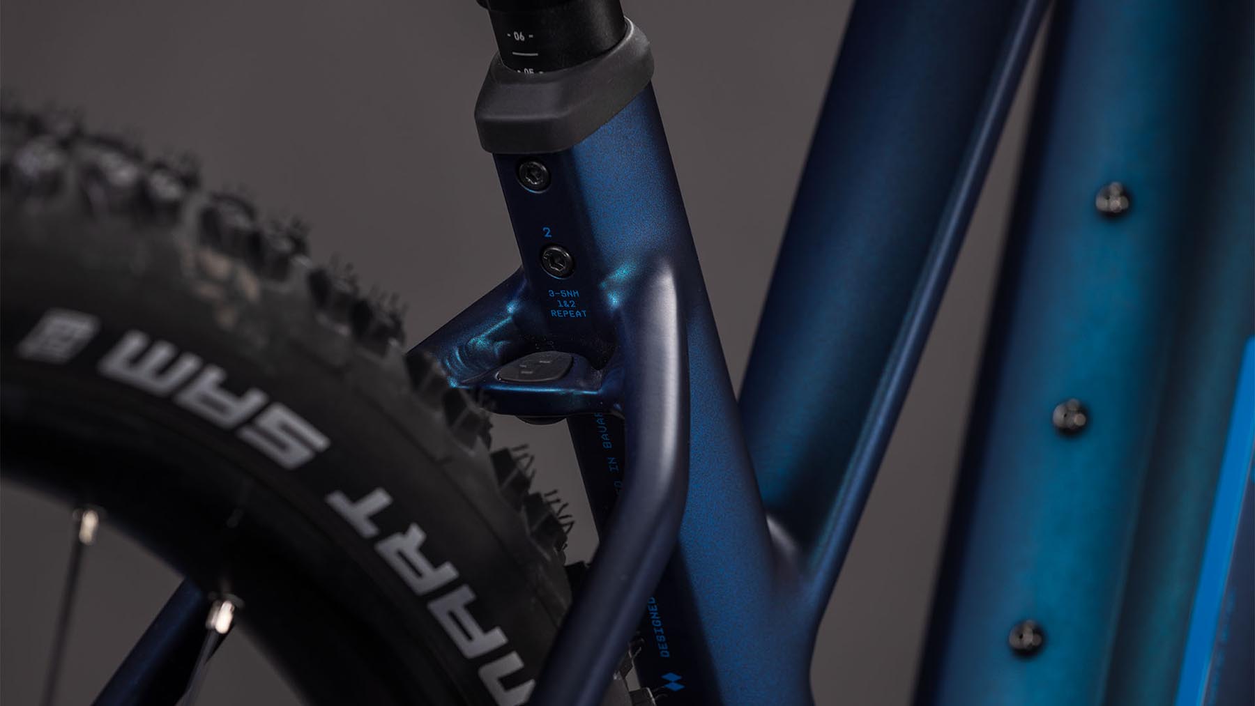 108231Z-Cube-Reaction-Hybrid-Pro-800-nebular-n-dazzle-2026-EBike-Hardtail-Mountainbike-Damen-03
